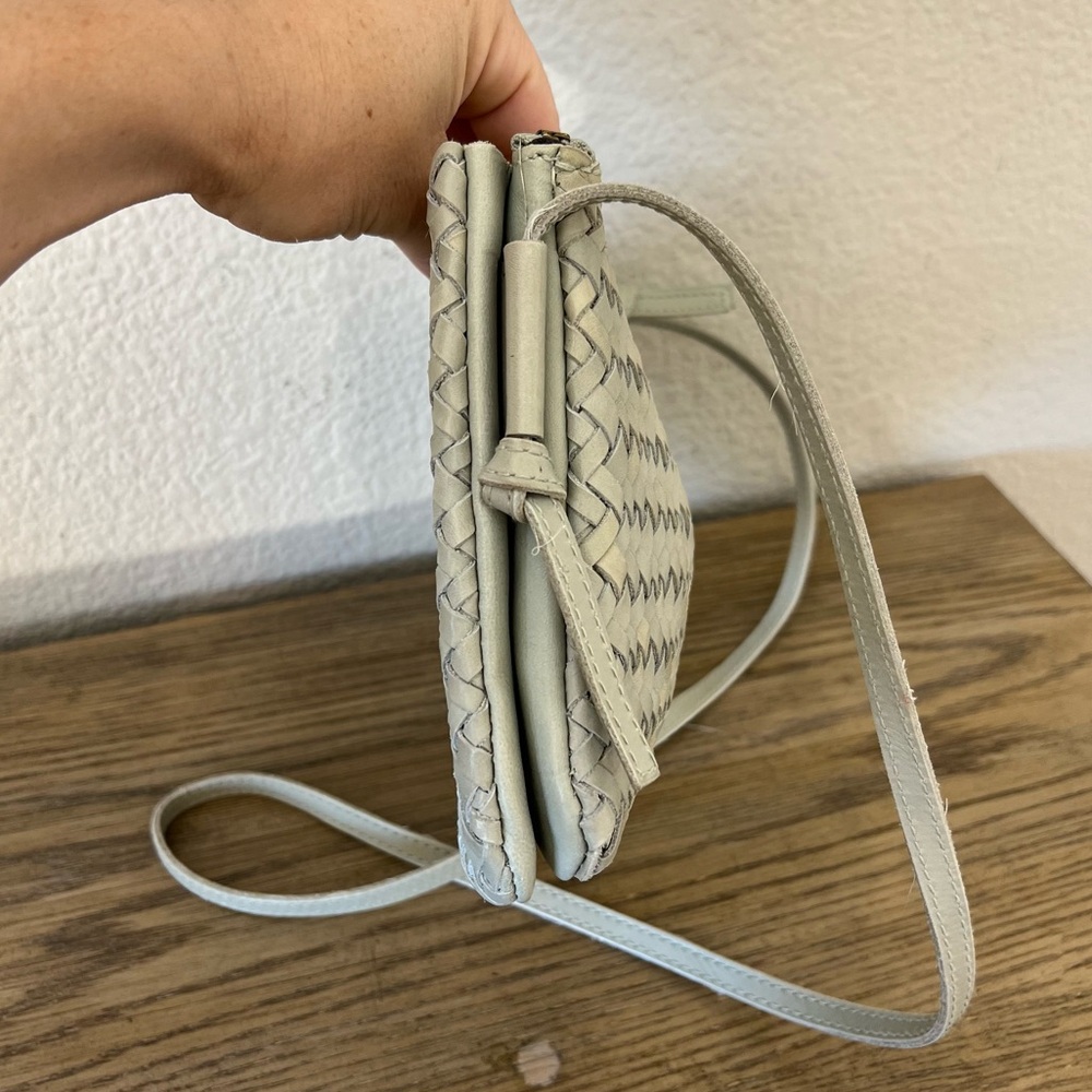 Madewell the knotted crossbody bag woven leather ashen sage green - Picture 9 of 14